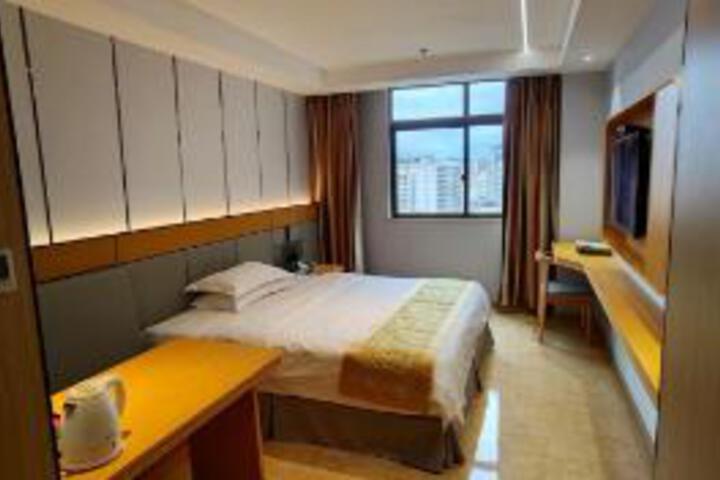 Room 11 of 11