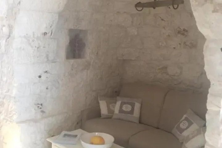 Room 3 of 23