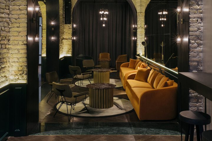 Lounge 47 of 56