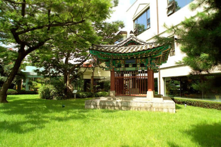 Hotel Exterior 34 of 35