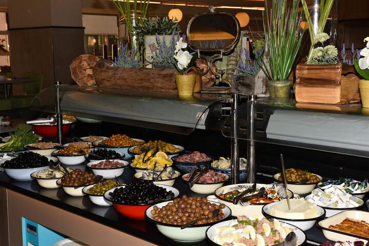 Dining 72 of 89