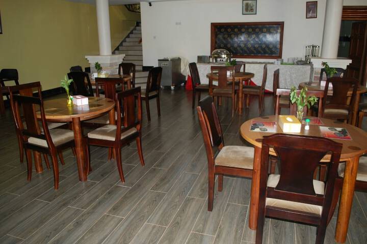 Dining 72 of 114