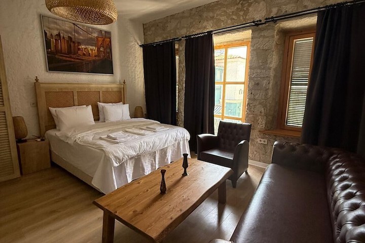 Room 10 of 31