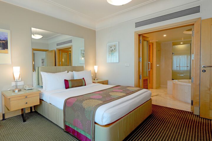 Room 9 of 65
