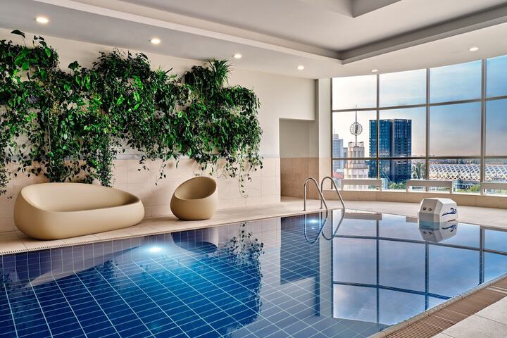 Pools & Facilities