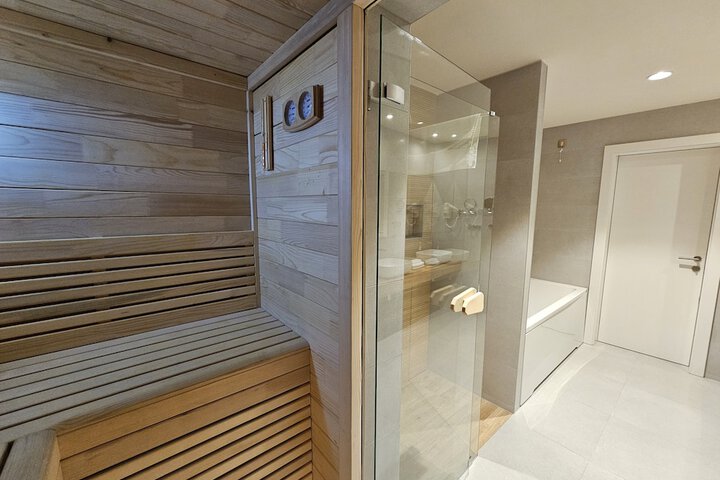 Room 10 of 57