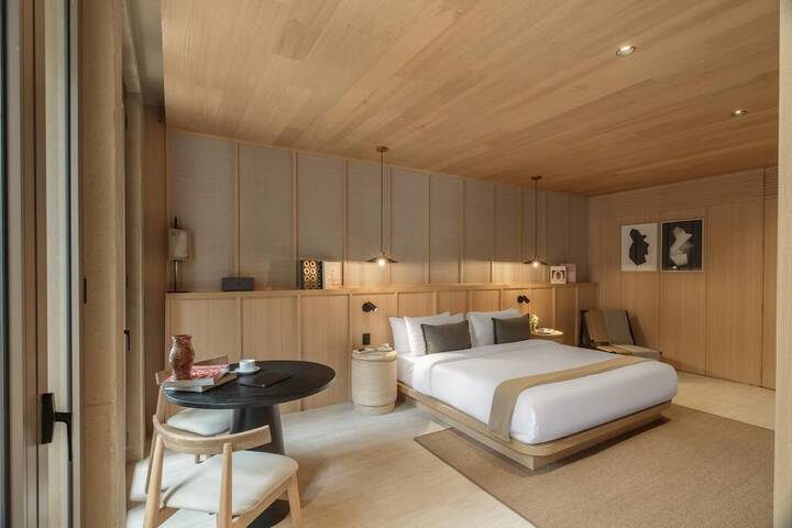Room 4 of 62