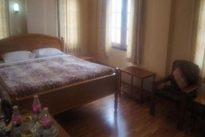Room 24 of 32