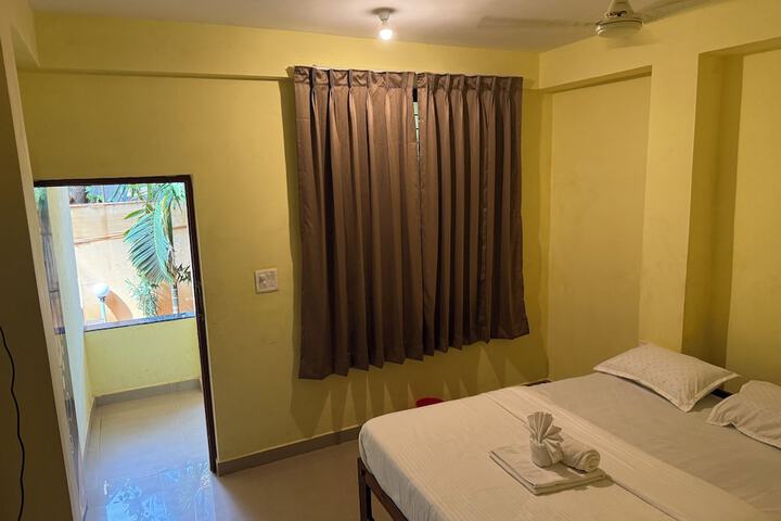 Room 5 of 25