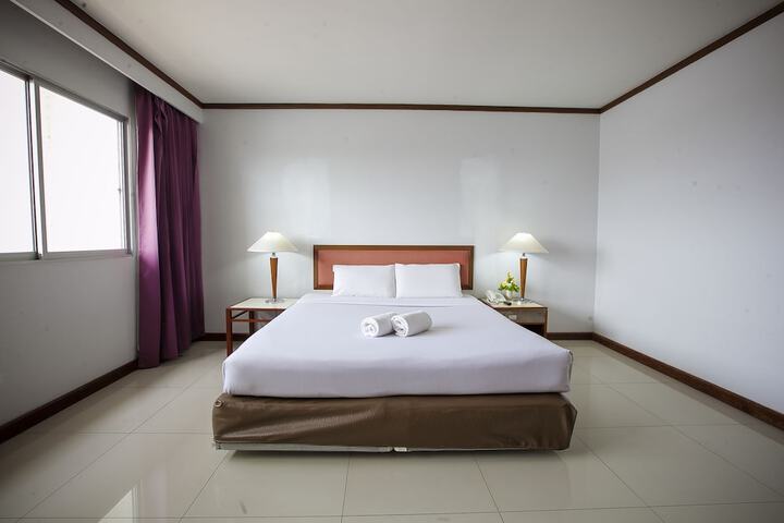Room 50 of 143