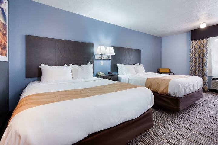 Room 16 of 38
