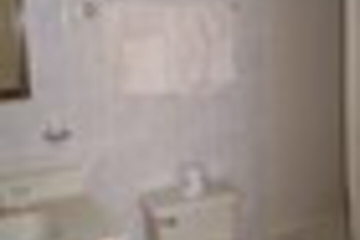 Room 182 of 342