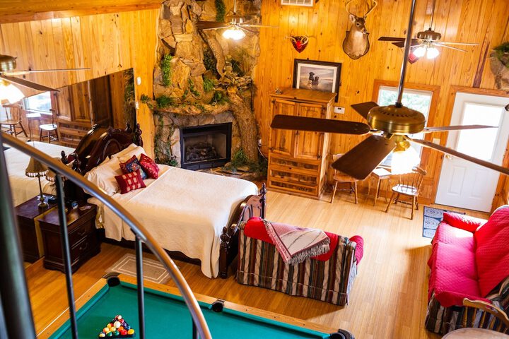 Room 9 of 28