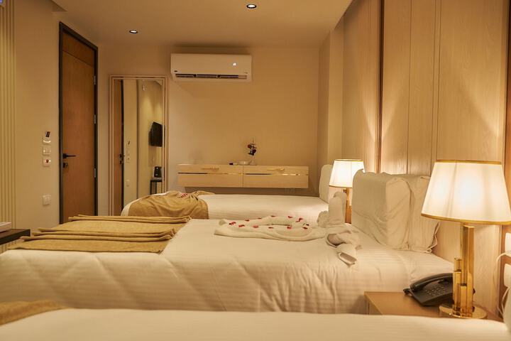 Room 17 of 35