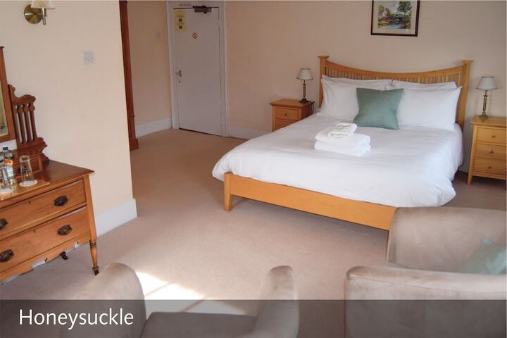 Room 2 of 38