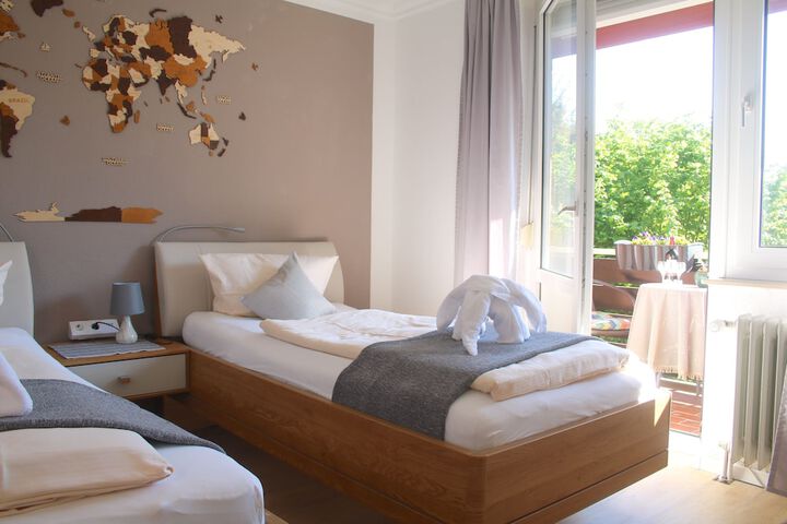 Room 3 of 48