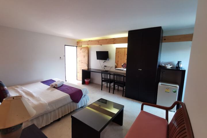 Room 9 of 82