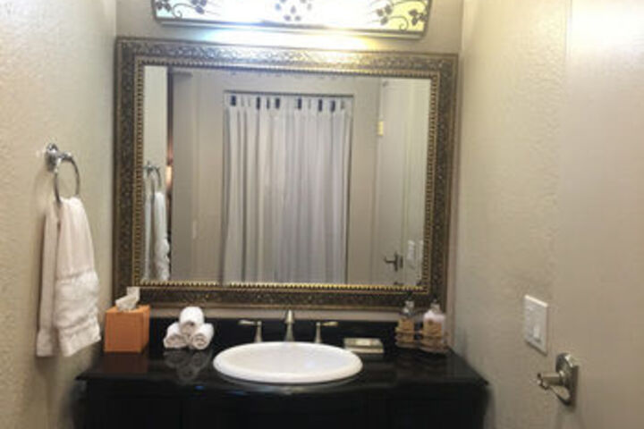 Room 3 of 38