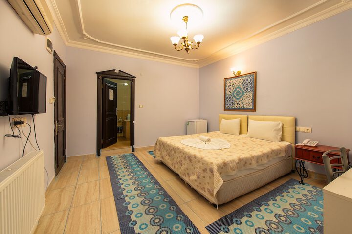 Room 15 of 132