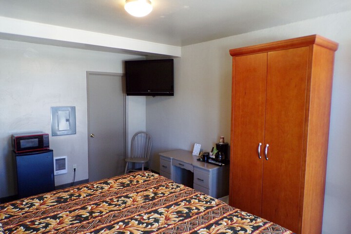 Room 32 of 101