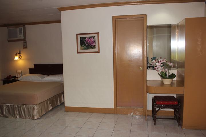 Room 12 of 64