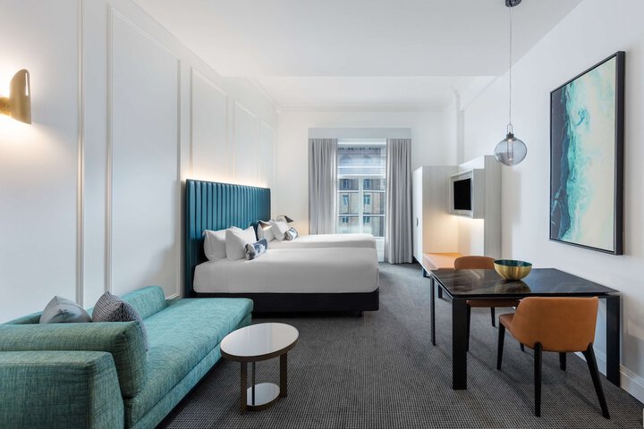 Room 32 of 87
