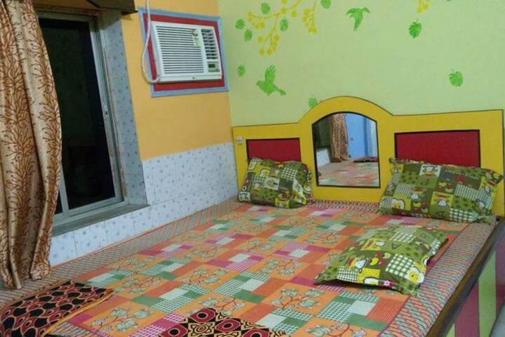 Room 5 of 11
