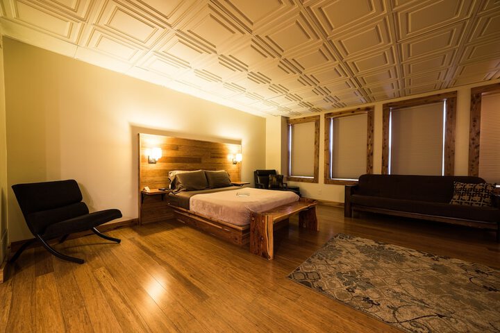Room 27 of 68