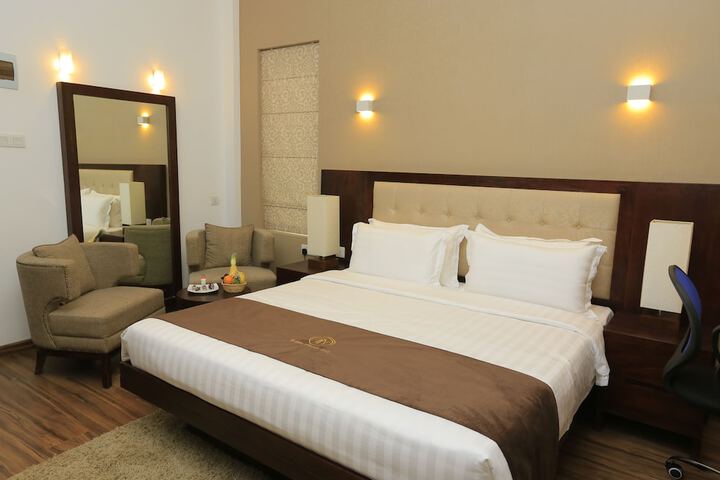 Room 4 of 15
