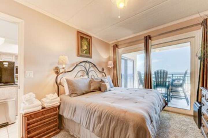 Room 216 of 225