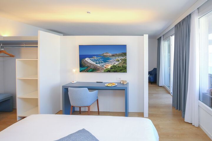 Room 110 of 221