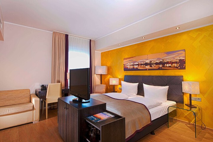 Room 15 of 42