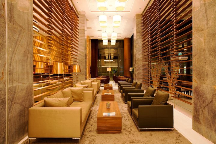 Entrance & Lobby