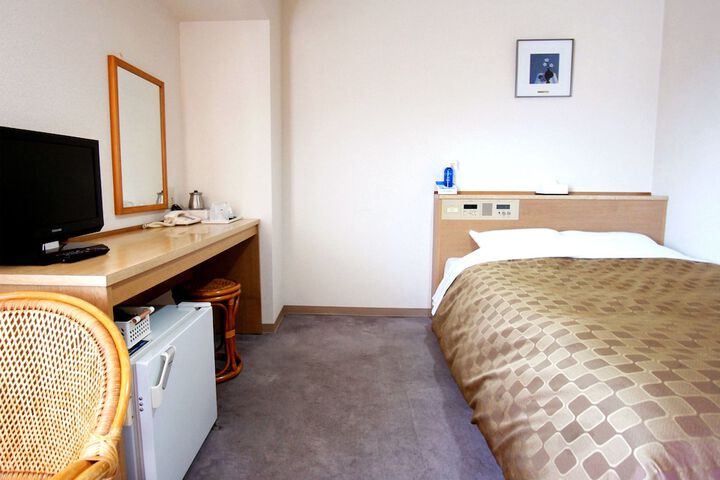 Room 14 of 33
