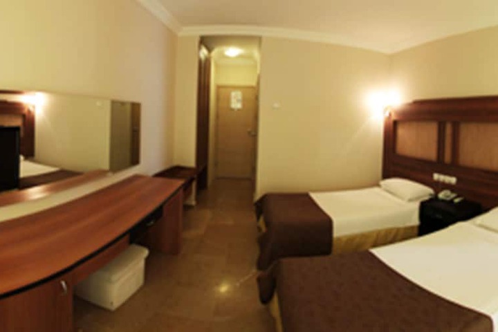 Room 7 of 28