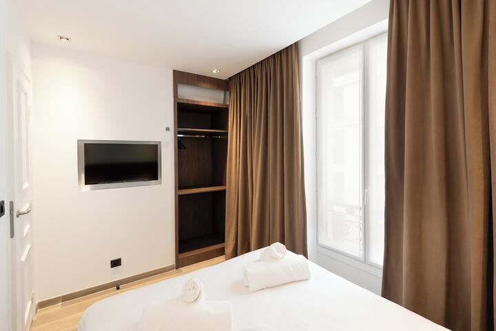 Room 5 of 51