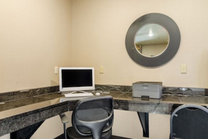 Business Center 103 of 108