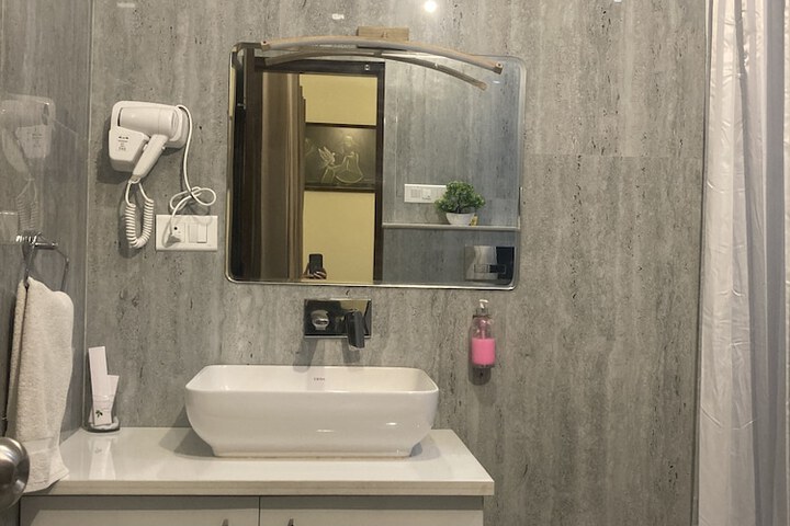 Room 36 of 54