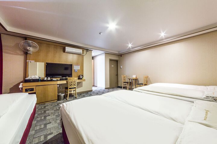 Room 56 of 65