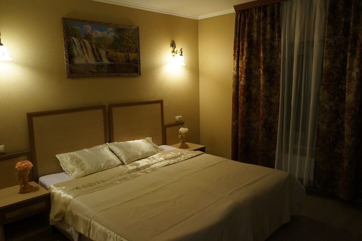 Room 7 of 42