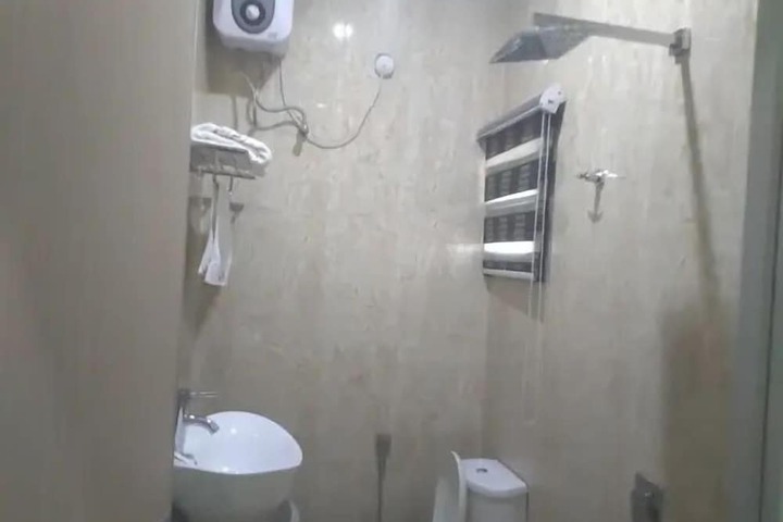 Room 7 of 31