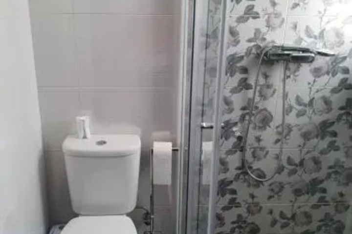 Room 6 of 6