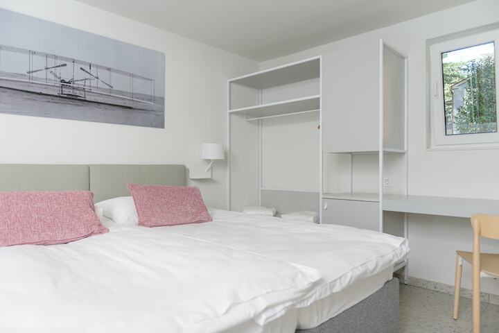 Room 11 of 120