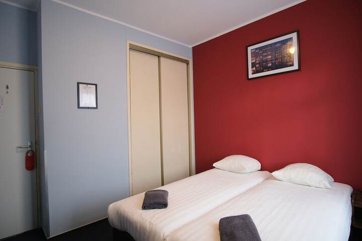 Room 64 of 82