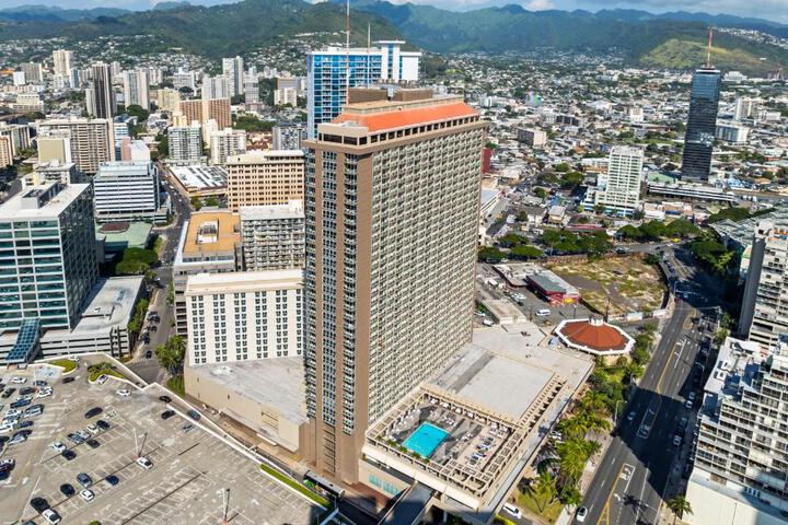 Ala Moana Hotel Condo 15th floor