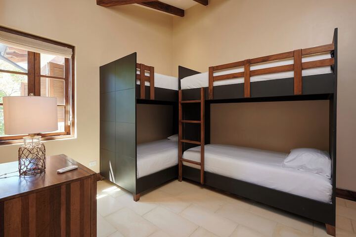 Room 142 of 1000