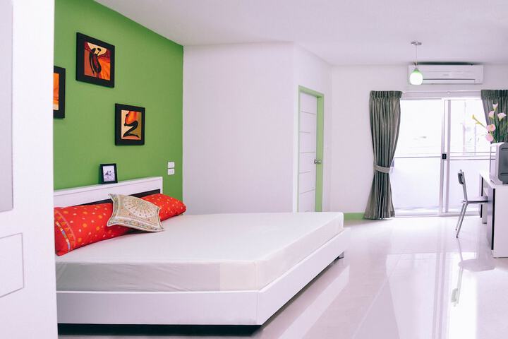 Room 6 of 48