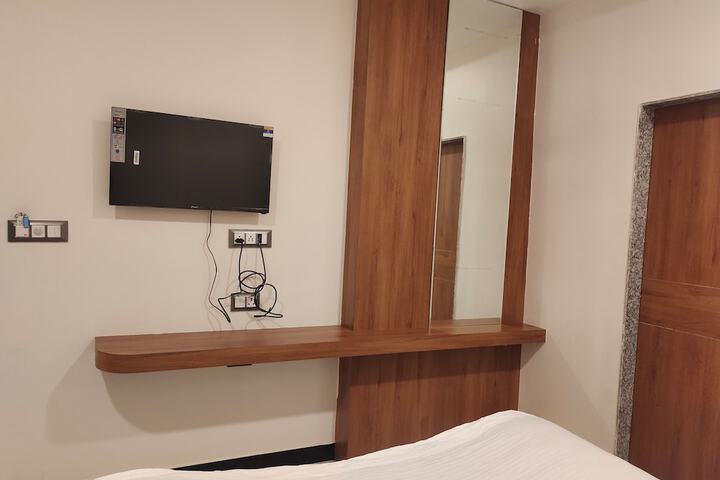 Room 15 of 36