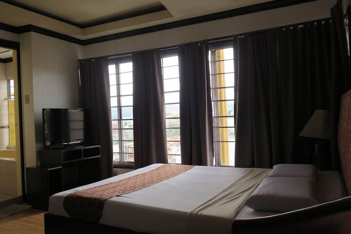 Room 13 of 25
