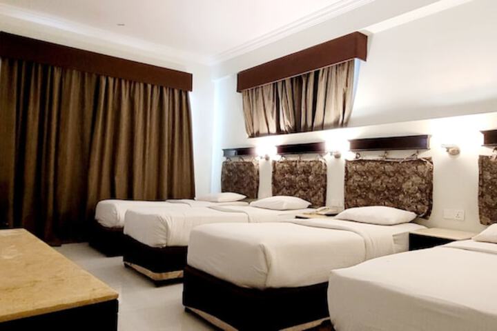 Room 9 of 39